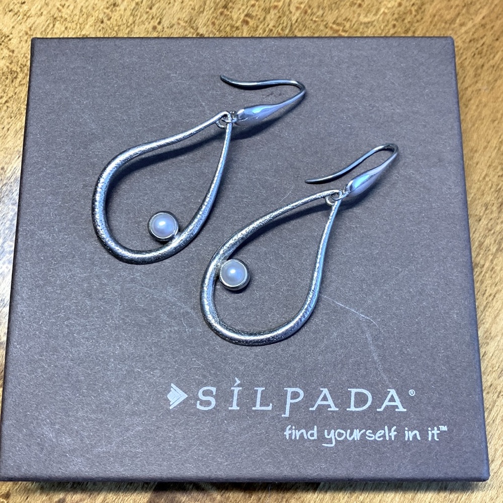 W2046 Silpada sterling silver and pearl earrings